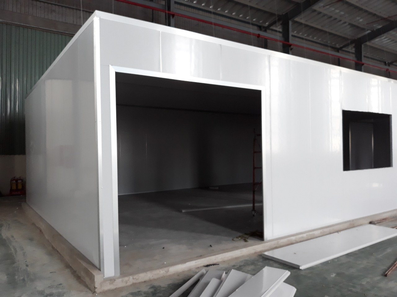 Ưu điểm của thi công tôn vách