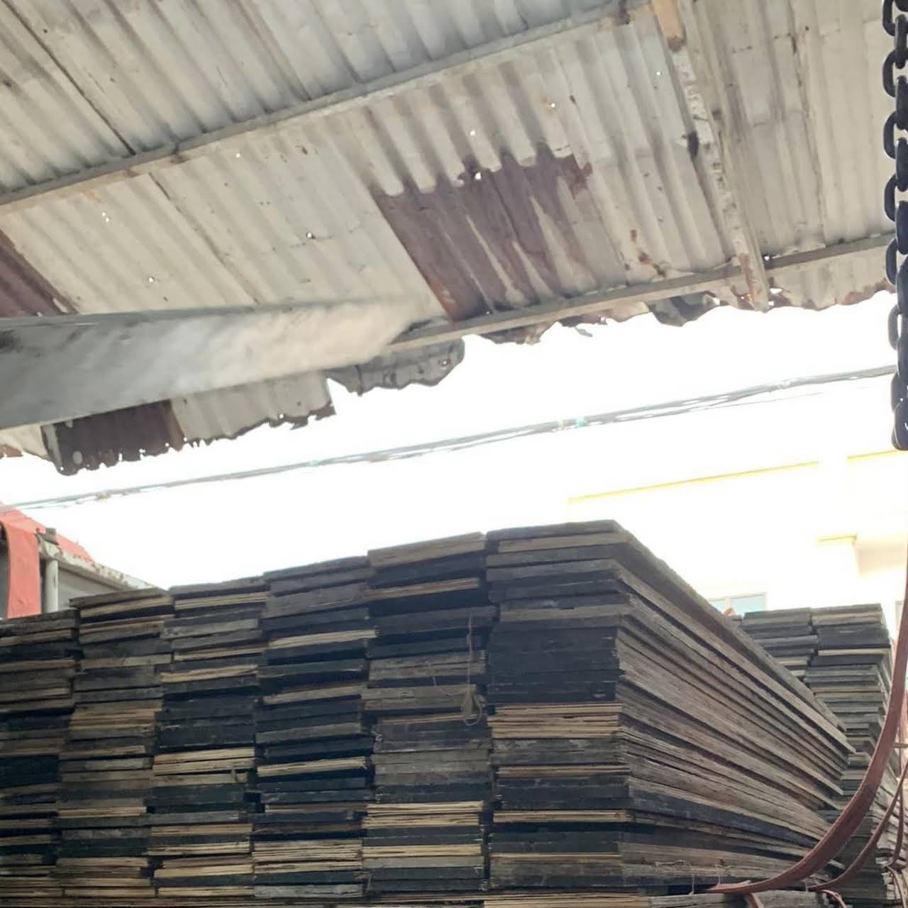 Lợi ích khi khách hàng lựa chọn Giàn Giáo Quảng Ngãi để thu mua ván phủ phim cũ tại Mộ Đức