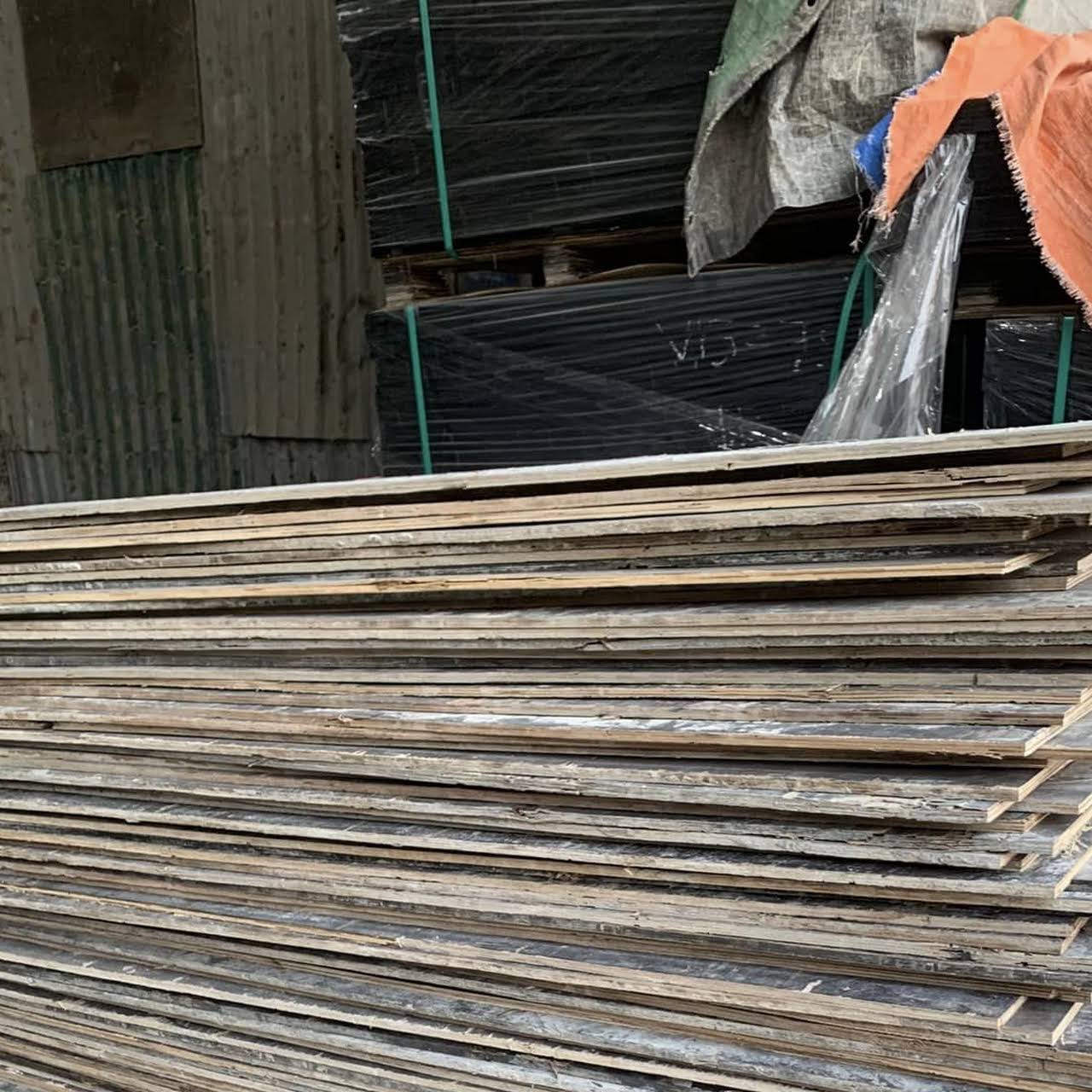 Quá trình thu mua ván phủ phim cũ tại Tp Quảng Ngãi của công ty Quang Phúc